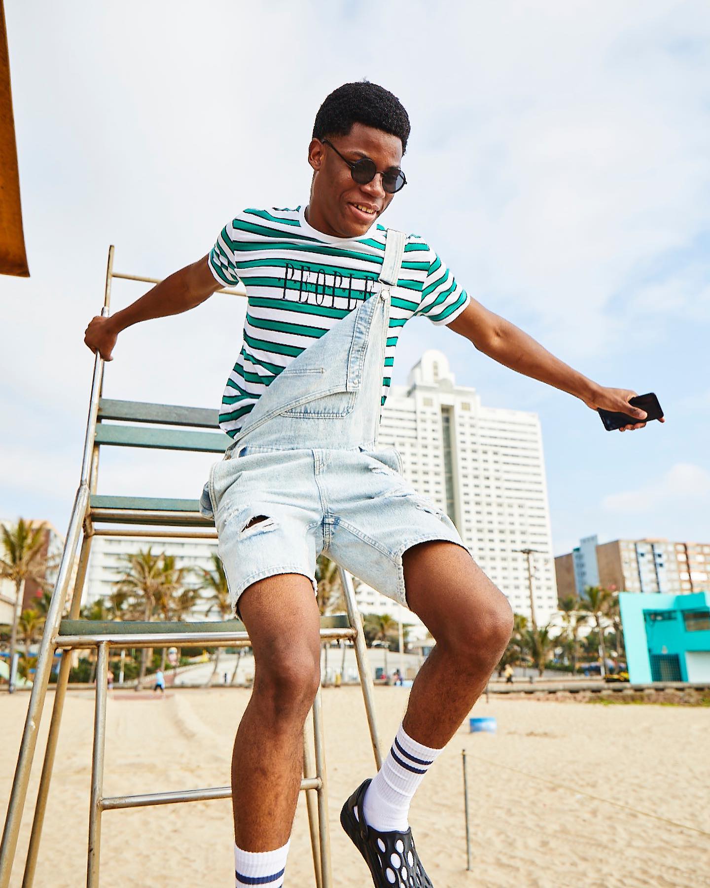 BEACH FRONT VIBES